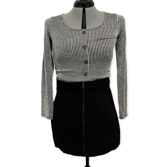 💎Forever 21 black mini skirt - Picture 6 of 9